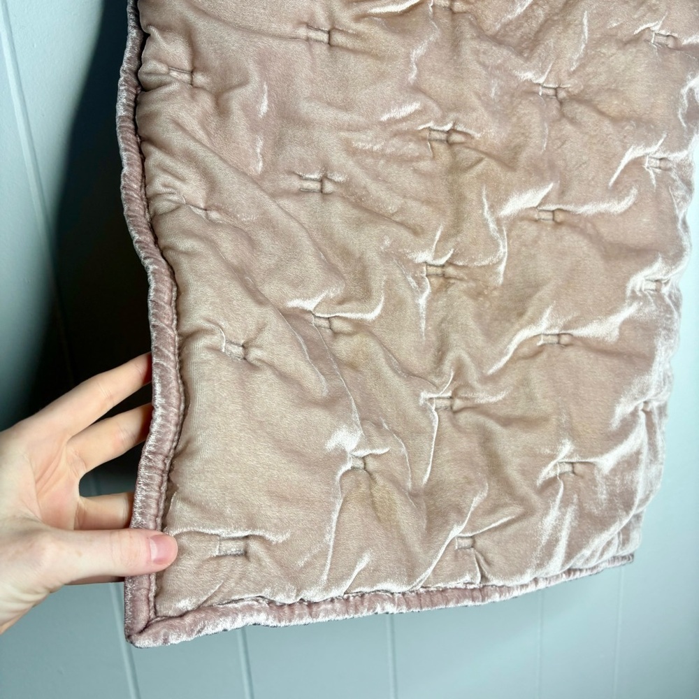 West Elm Dusty Pink Velvet Quilted Pillow Sham Pillow Case Standard Girly Preppy - Picture 4 of 10